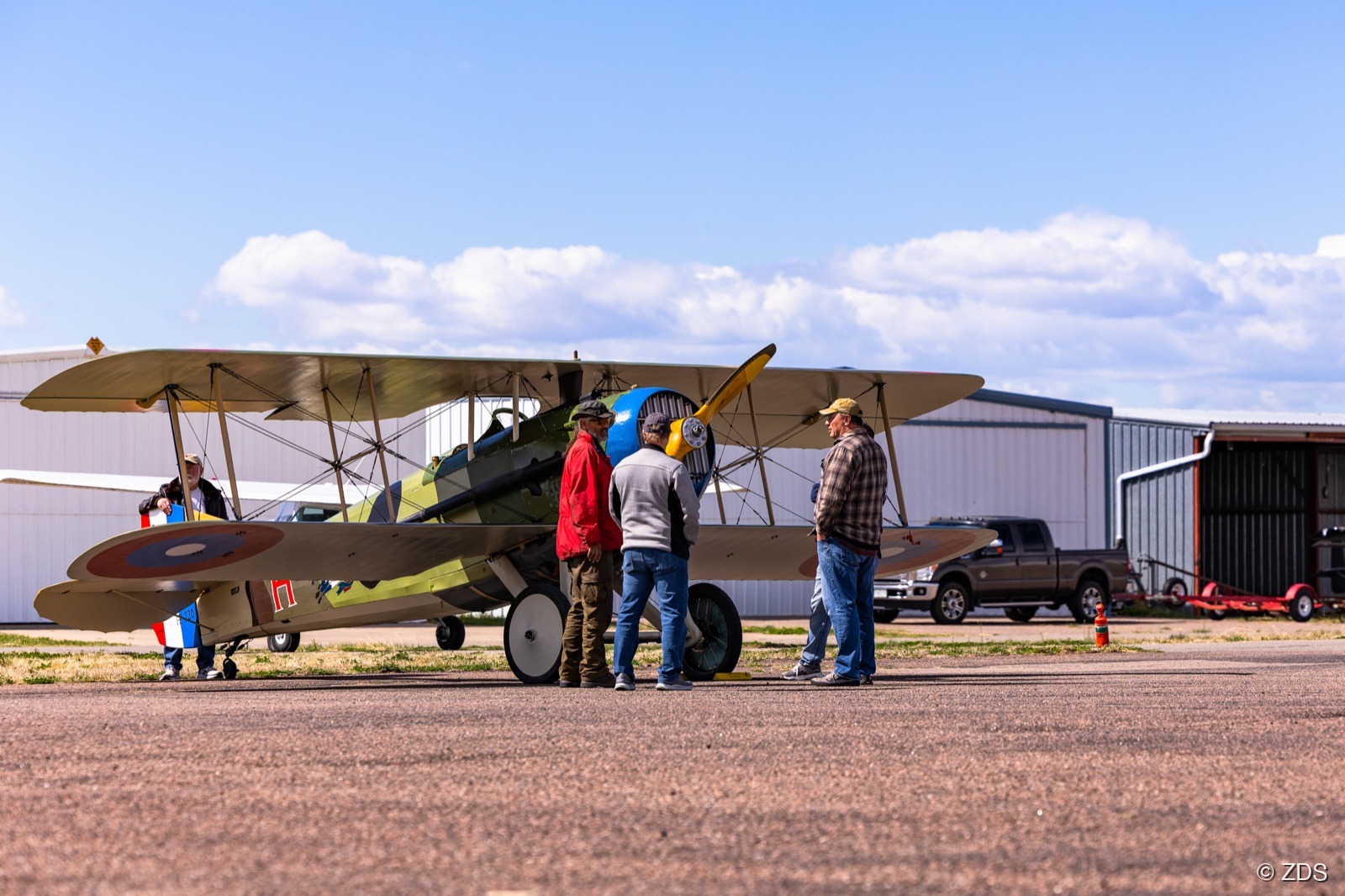WWI biplane taxiing at 18V